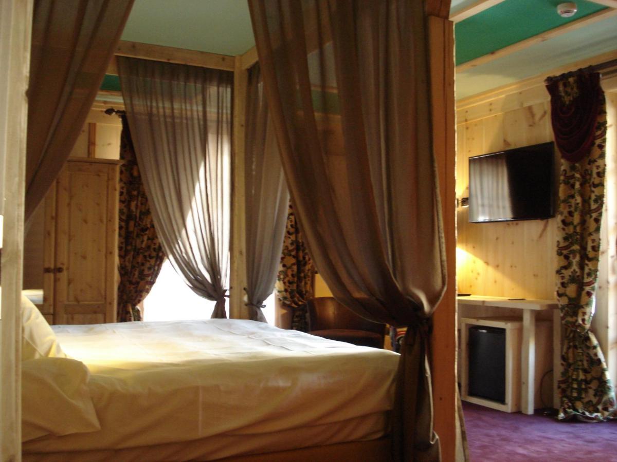 Relais Du Chateau Blanc Ла-Тюїль Екстер'єр фото